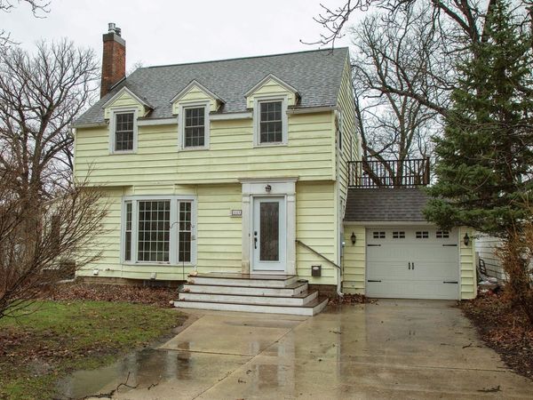 2021 Grand Blvd, Cedar Falls, IA 50613