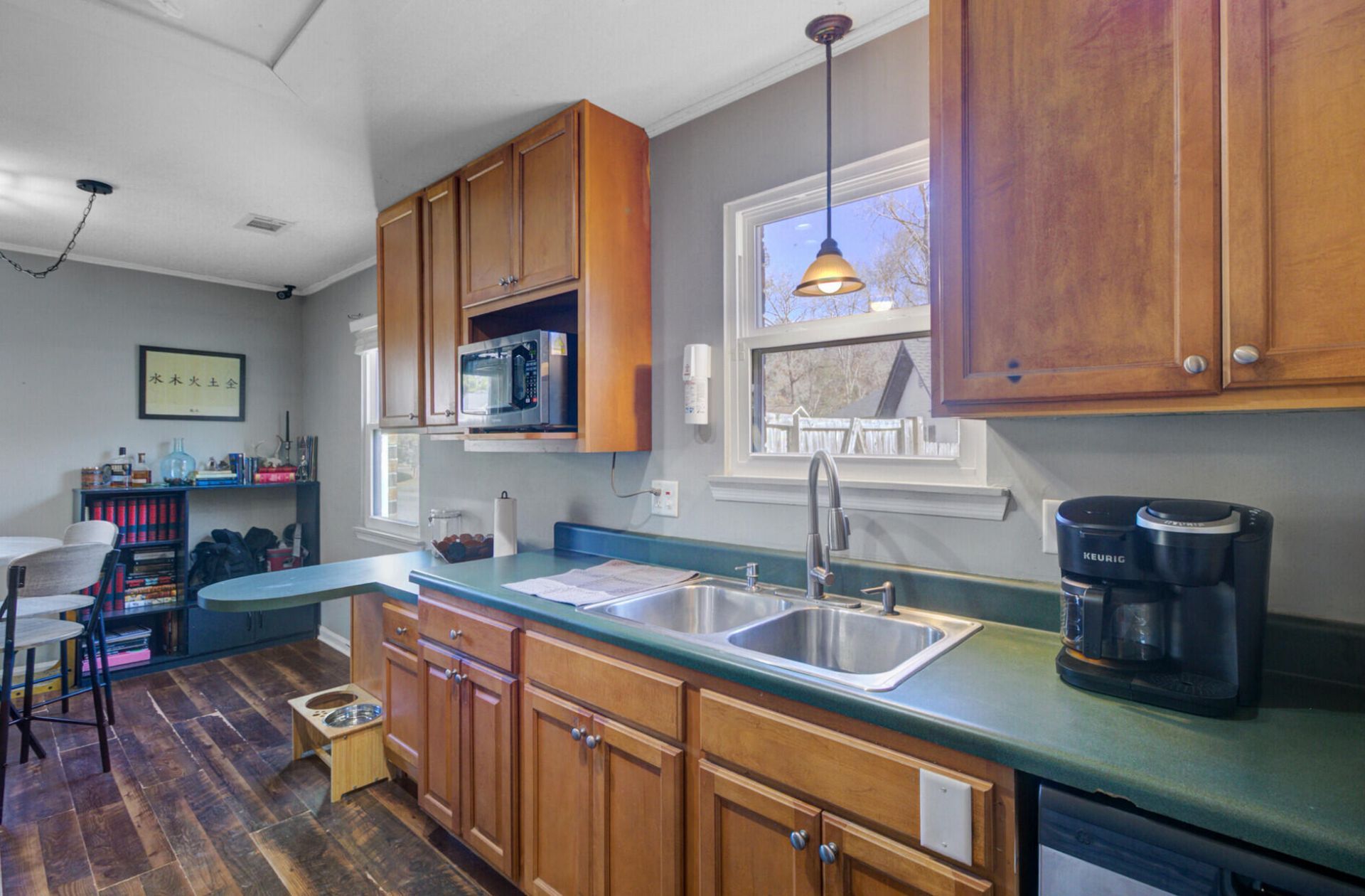 100 John Court Photo 10