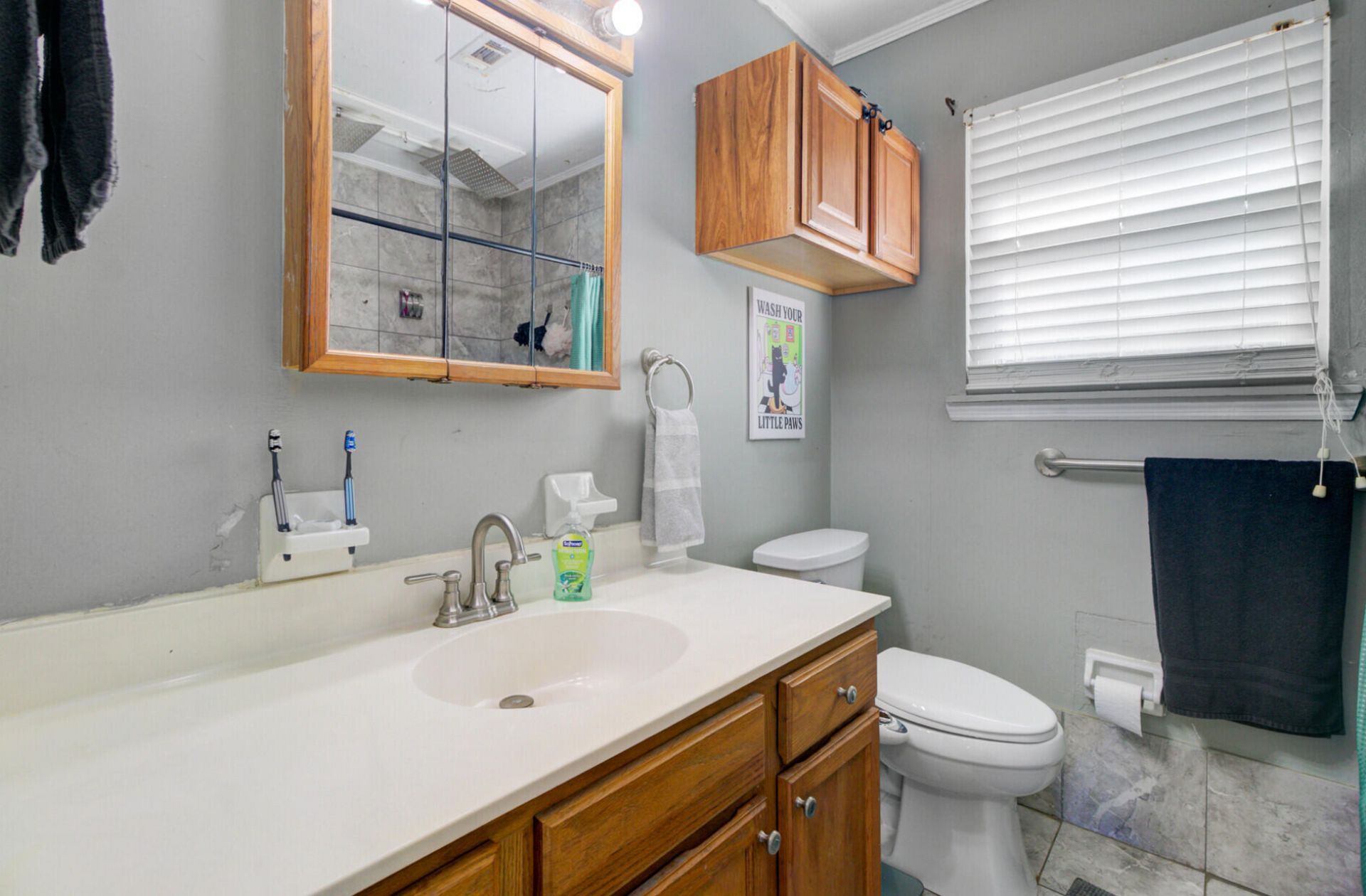 100 John Court Photo 13