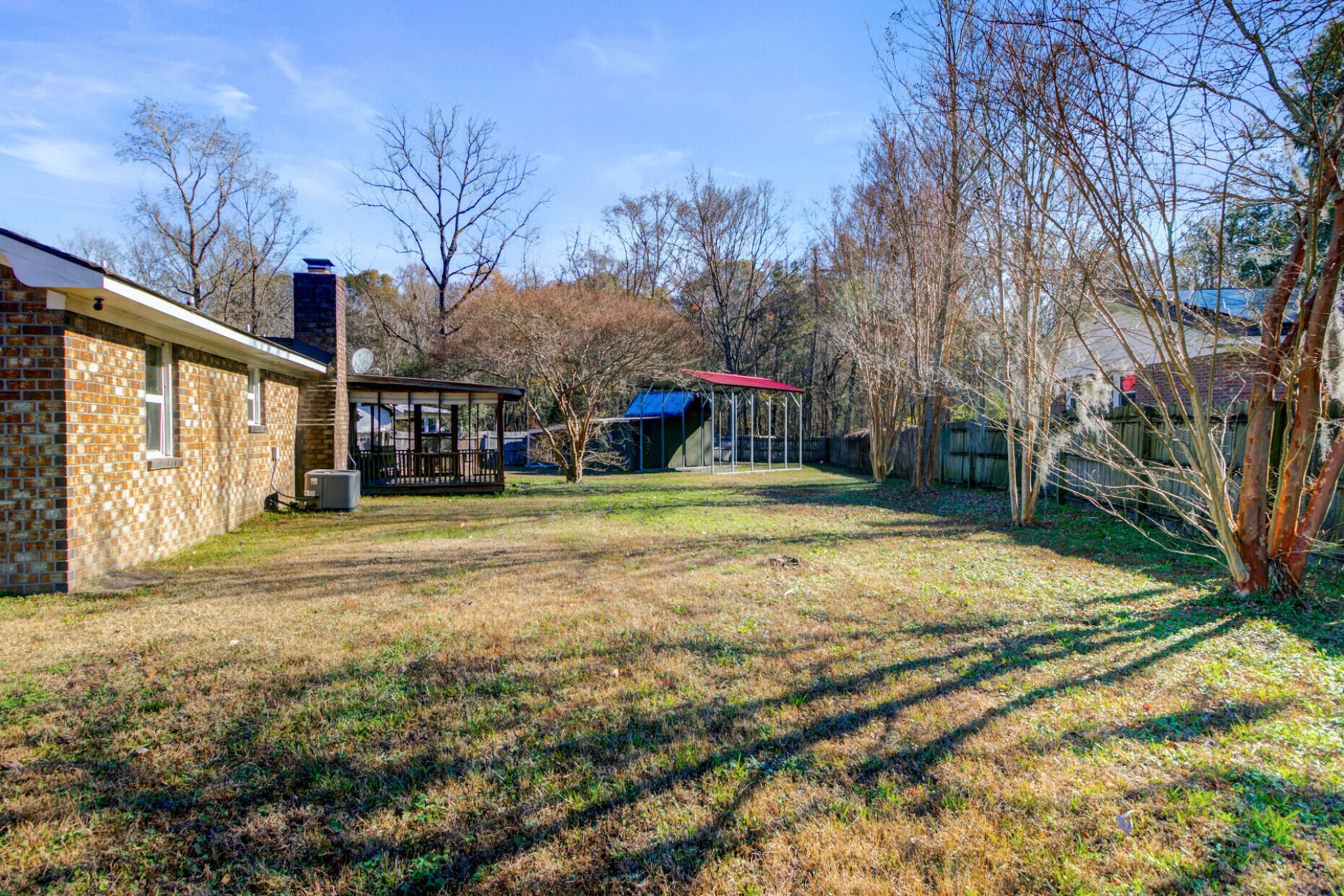 100 John Court Photo 20