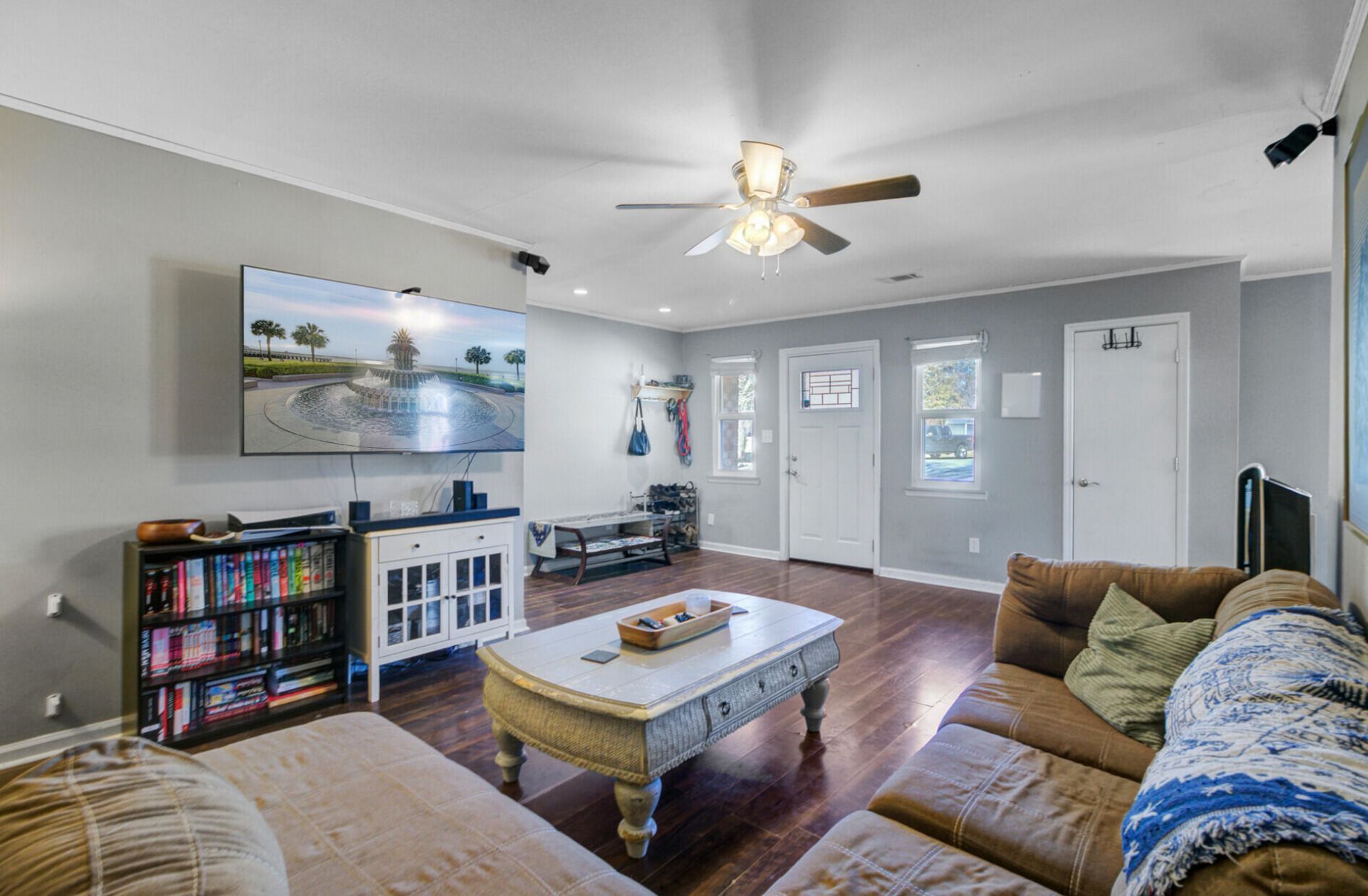 100 John Court Photo 7