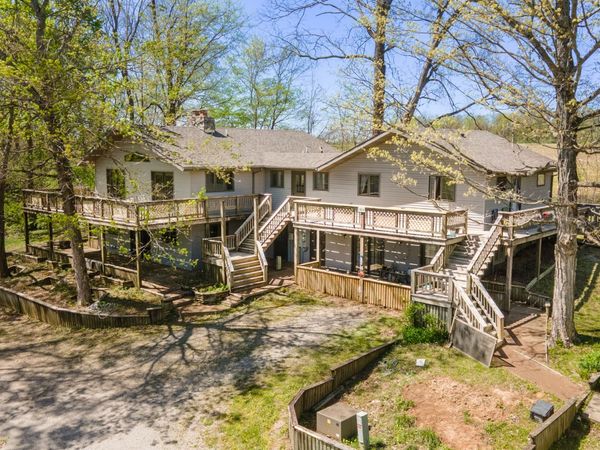 135 Ashwood Lane , Anna, IL 62906