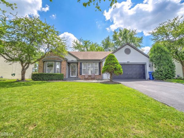 5221 Conifer Lane , Gurnee, IL 60031