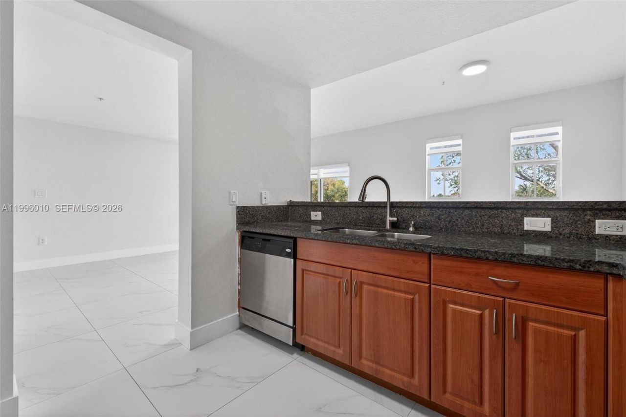 11103 NW 83rd St, Unit 204, Doral, FL 33178 Photo