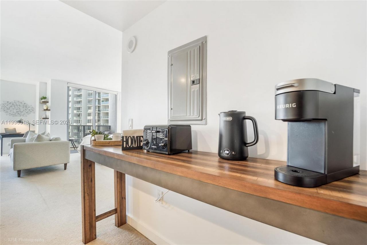 31 SE 6th St, Unit 2703, Miami, FL 33131 Photo