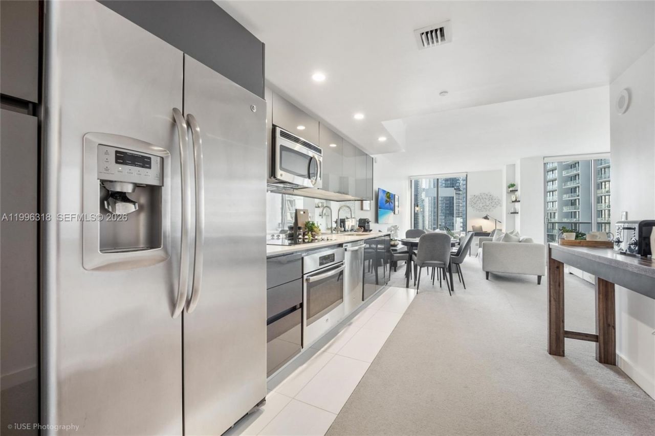 31 SE 6th St, Unit 2703, Miami, FL 33131 Photo