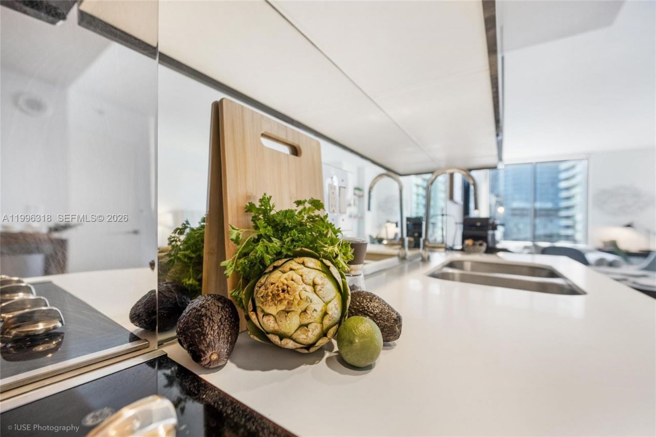 31 SE 6th St, Unit 2703, Miami, FL 33131 Photo