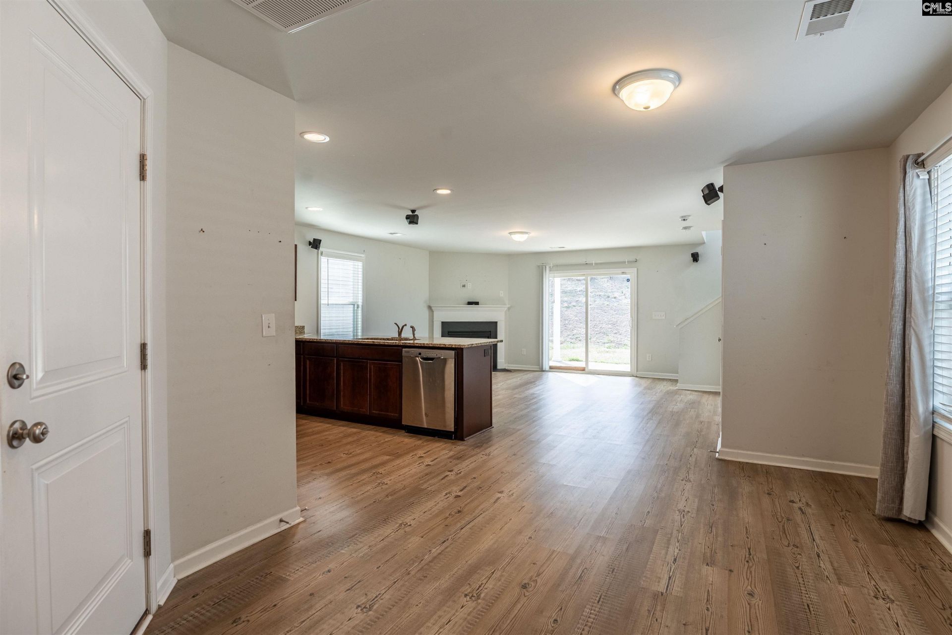 2249 Trakand Drive  Photo 4