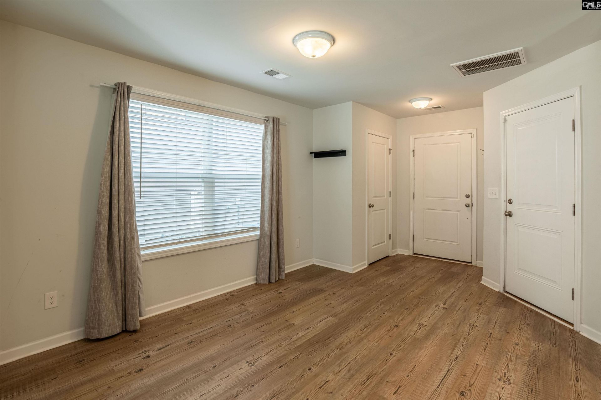 2249 Trakand Drive  Photo 8