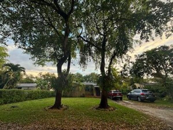 1060 NE 122nd Street, North Miami, FL 33161