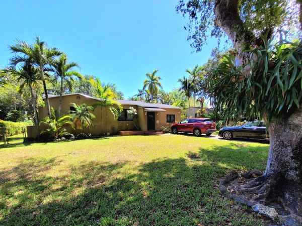 1060 NE 122nd Street, North Miami, FL 33161