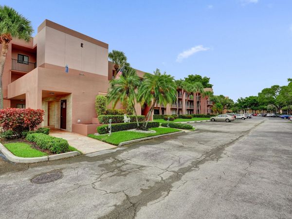 7432 Ashmont Circle, Unit 208, Tamarac, FL 33321