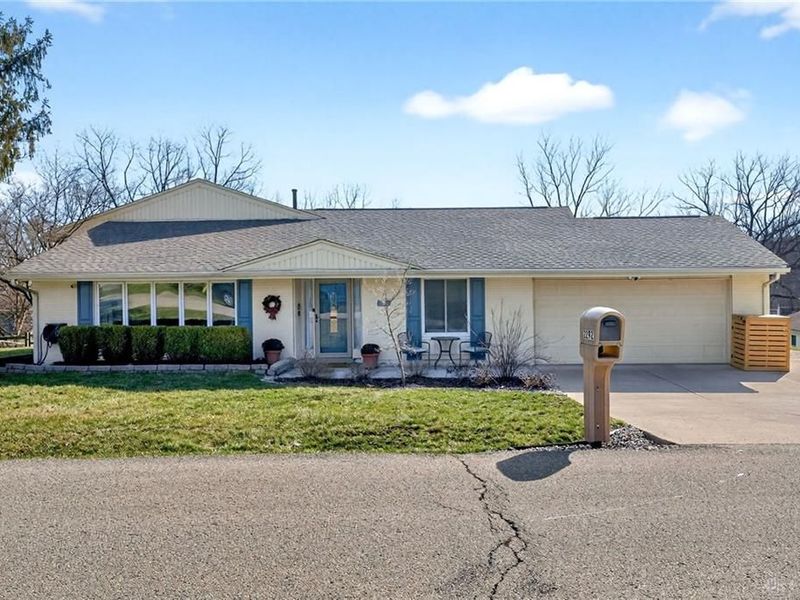 2292 Ivy Crest Drive, Bellbrook, OH 45305 Photo 2