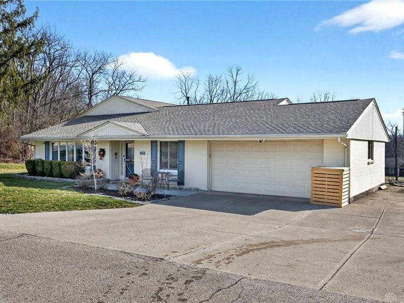 2292 Ivy Crest Drive, Bellbrook, OH 45305 Photo 3