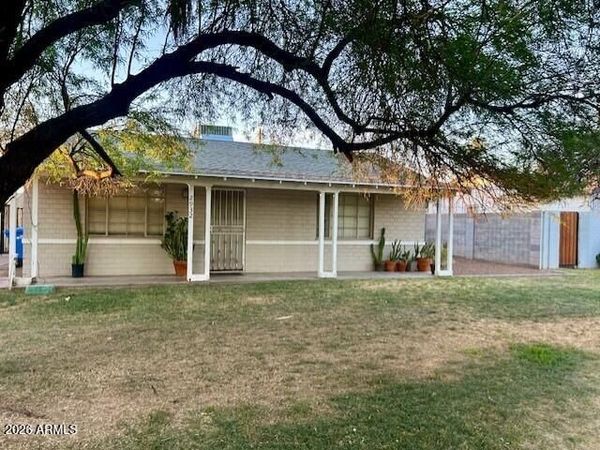 2932 E MULBERRY Drive, Phoenix, AZ 85016
