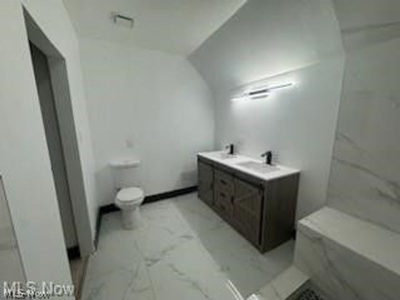 7728 Colgate Avenue, Cleveland, OH 44102 Photo 19