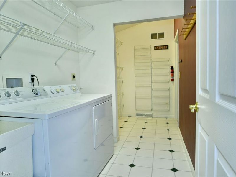 19 Spring Creek Drive, Cortland, OH 44410 Photo 22