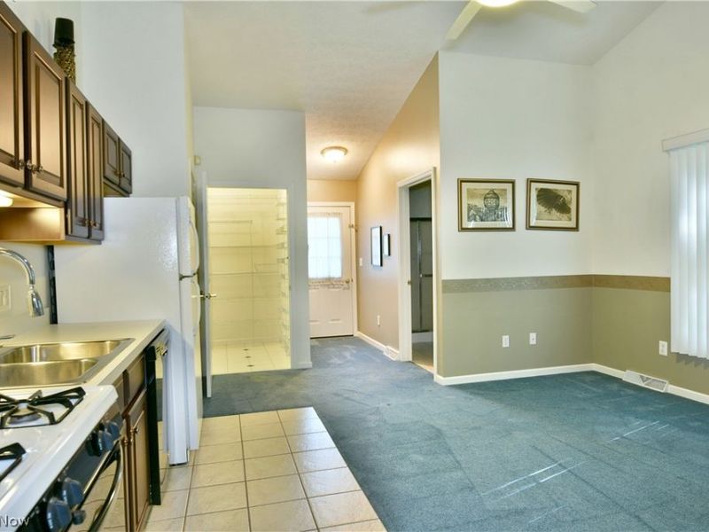 19 Spring Creek Drive, Cortland, OH 44410 Photo 24