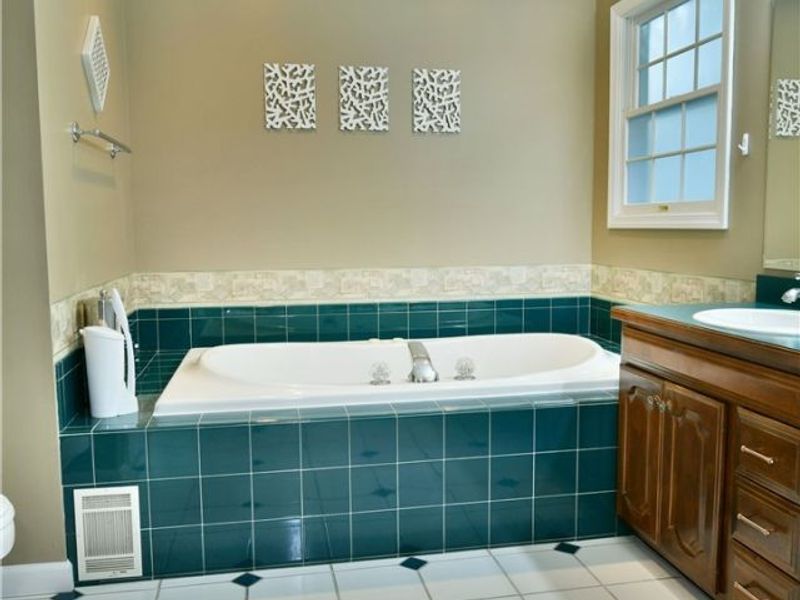 19 Spring Creek Drive, Cortland, OH 44410 Photo 38