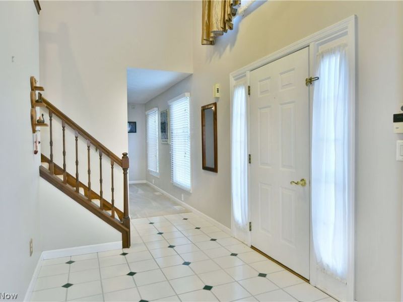 19 Spring Creek Drive, Cortland, OH 44410 Photo 5