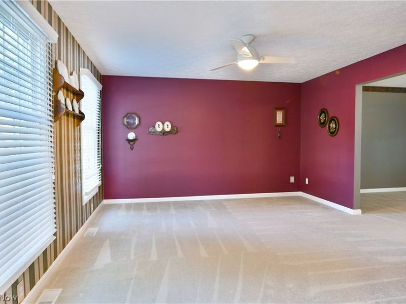 19 Spring Creek Drive, Cortland, OH 44410 Photo 6