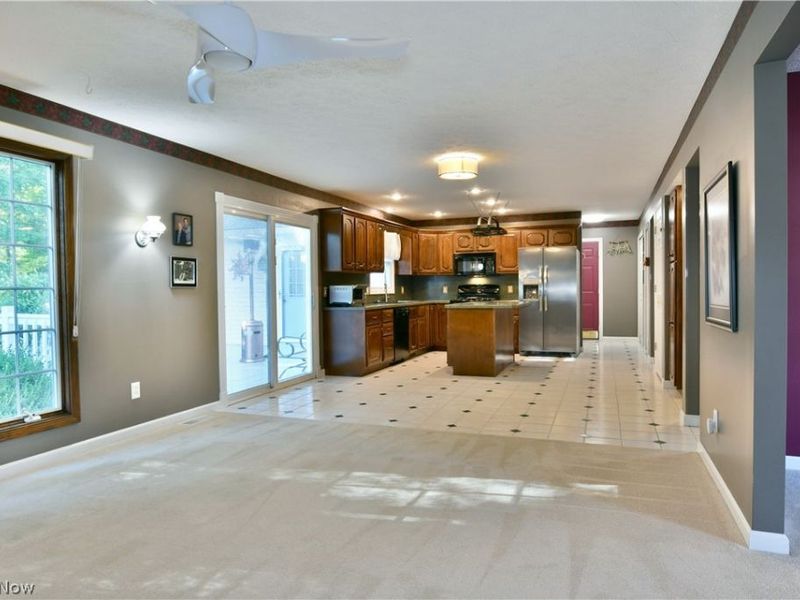 19 Spring Creek Drive, Cortland, OH 44410 Photo 9