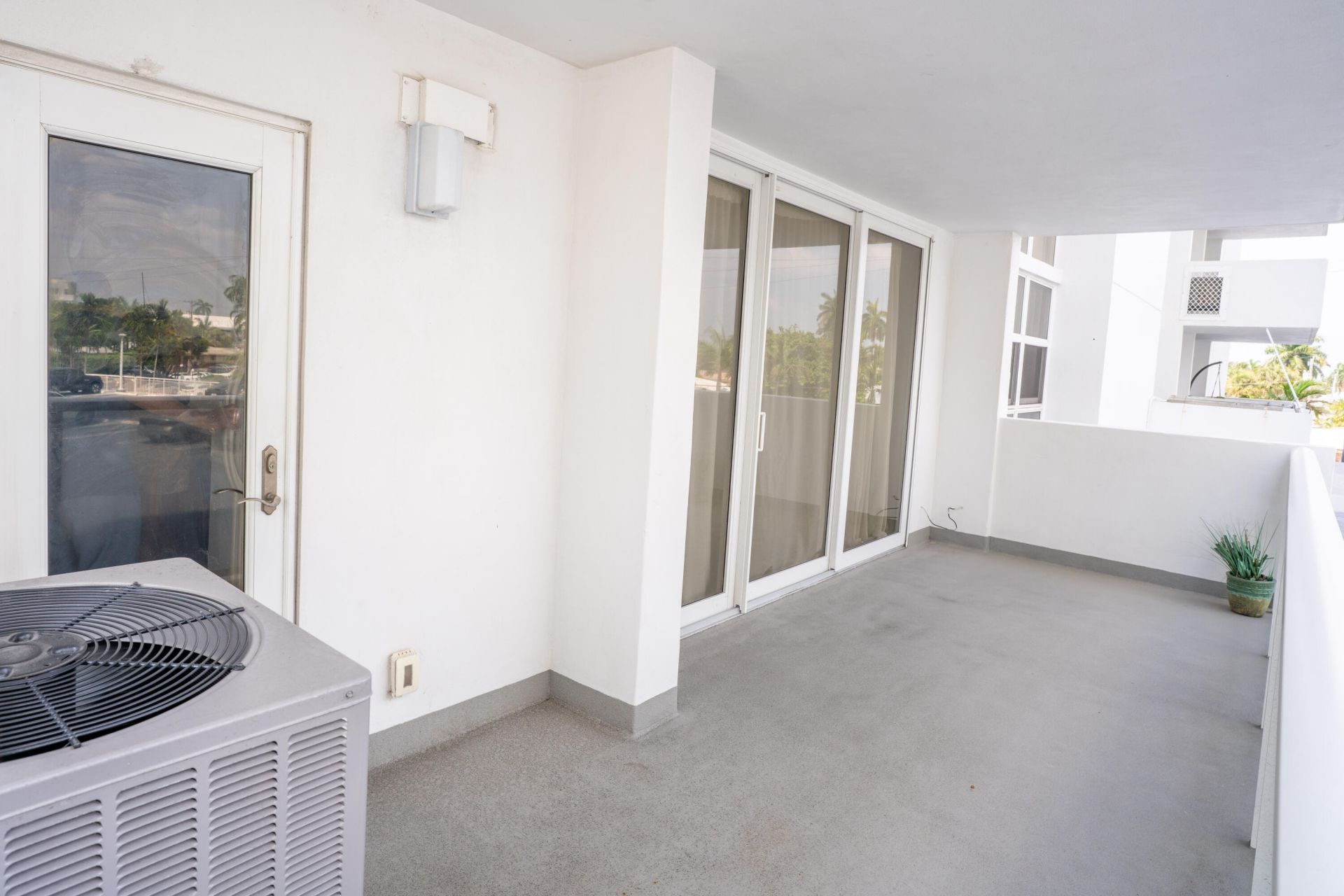 2701 N Ocean Boulevard, Unit 2b, Fort Lauderdale, FL 33308 Photo