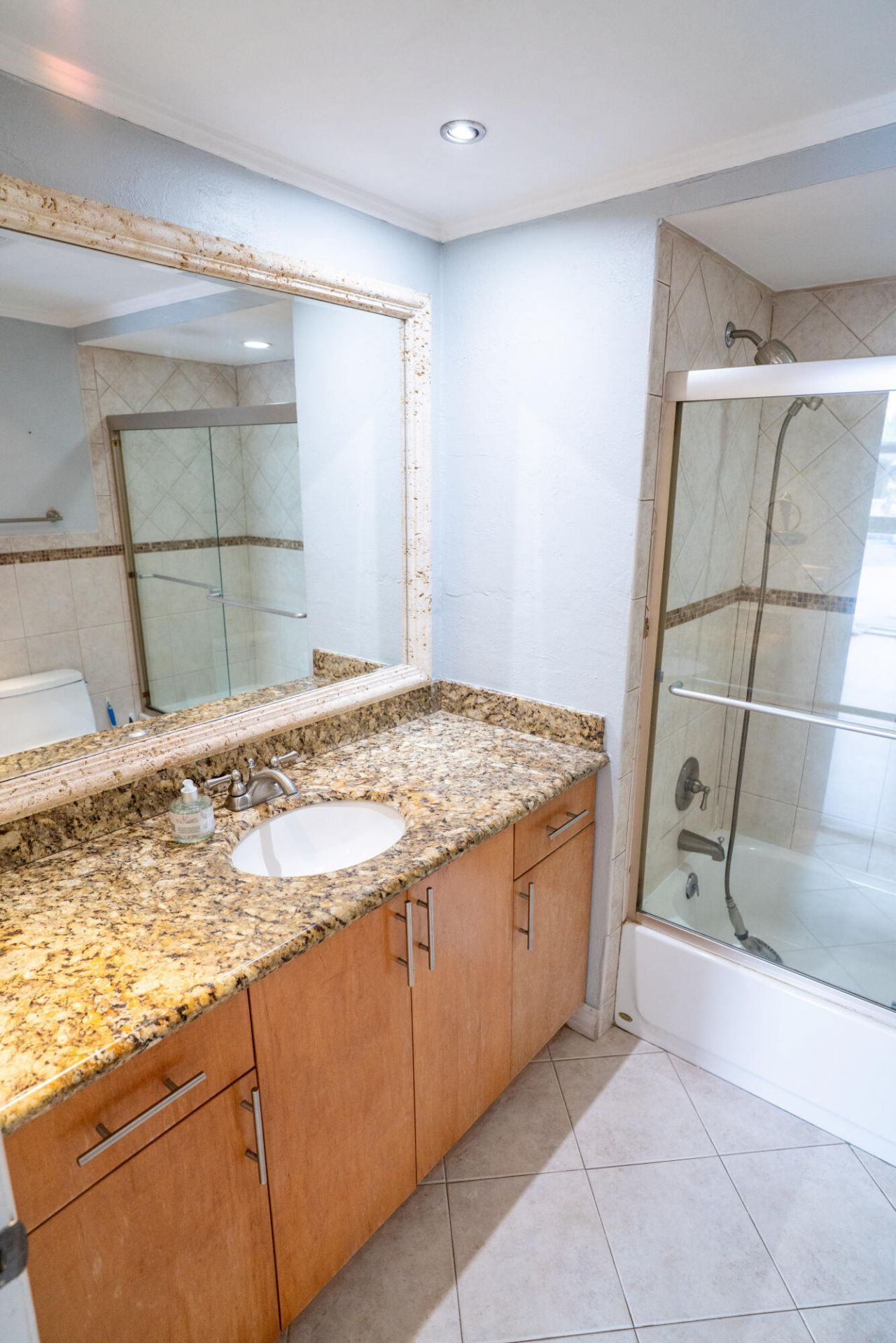 2701 N Ocean Boulevard, Unit 2b, Fort Lauderdale, FL 33308 Photo