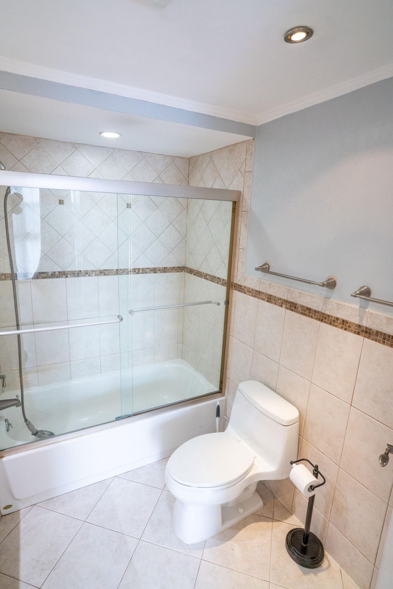 2701 N Ocean Boulevard, Unit 2b, Fort Lauderdale, FL 33308 Photo