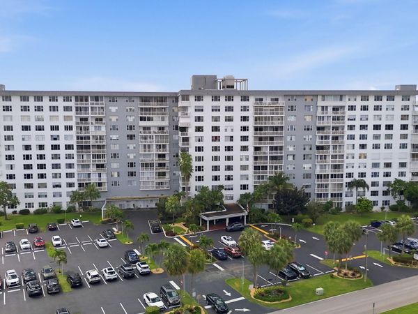 3800 Hillcrest Drive, Unit 310, Hollywood, FL 33021