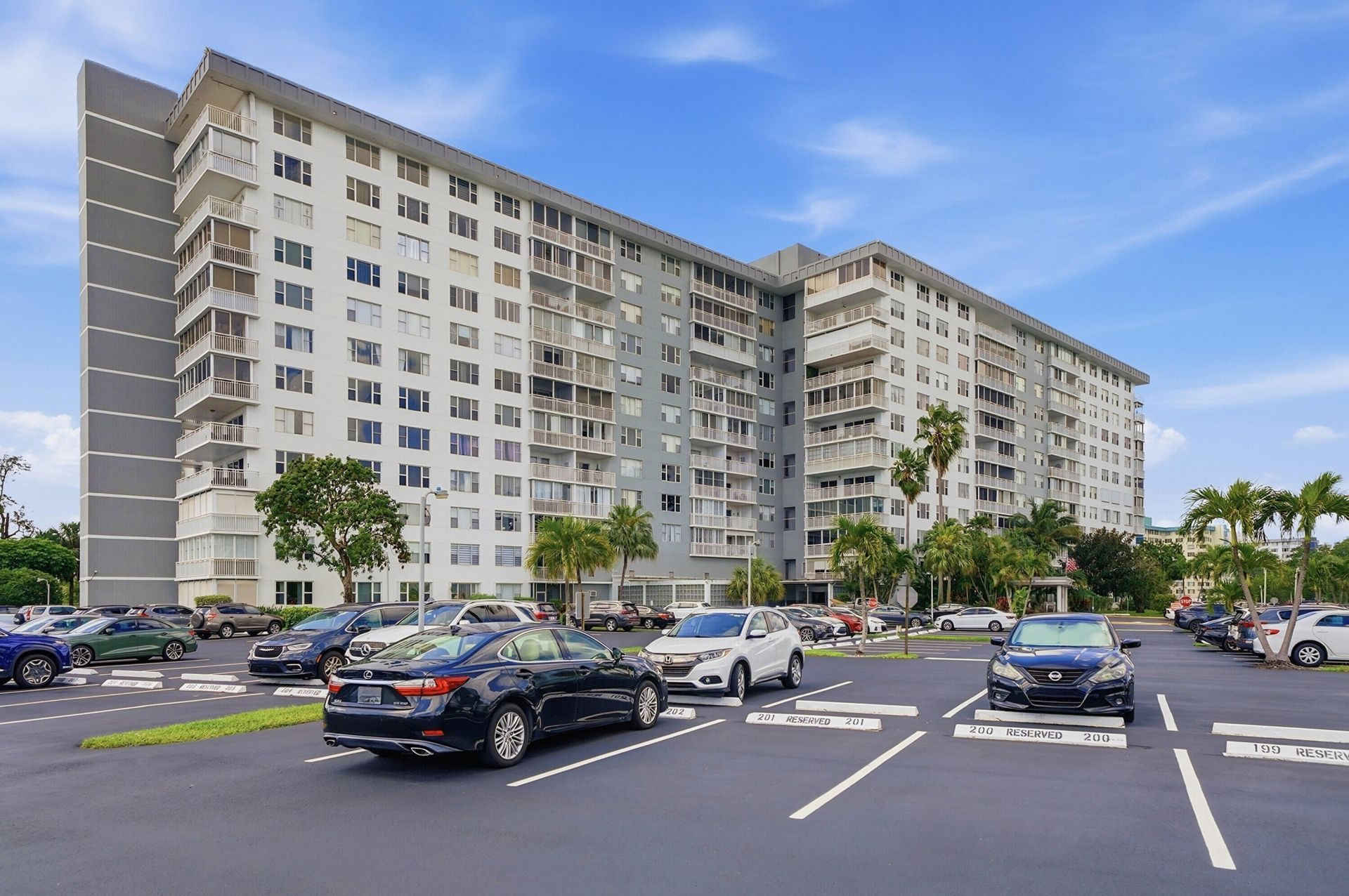 3800 Hillcrest Drive, Unit 310, Hollywood, FL 33021 Photo