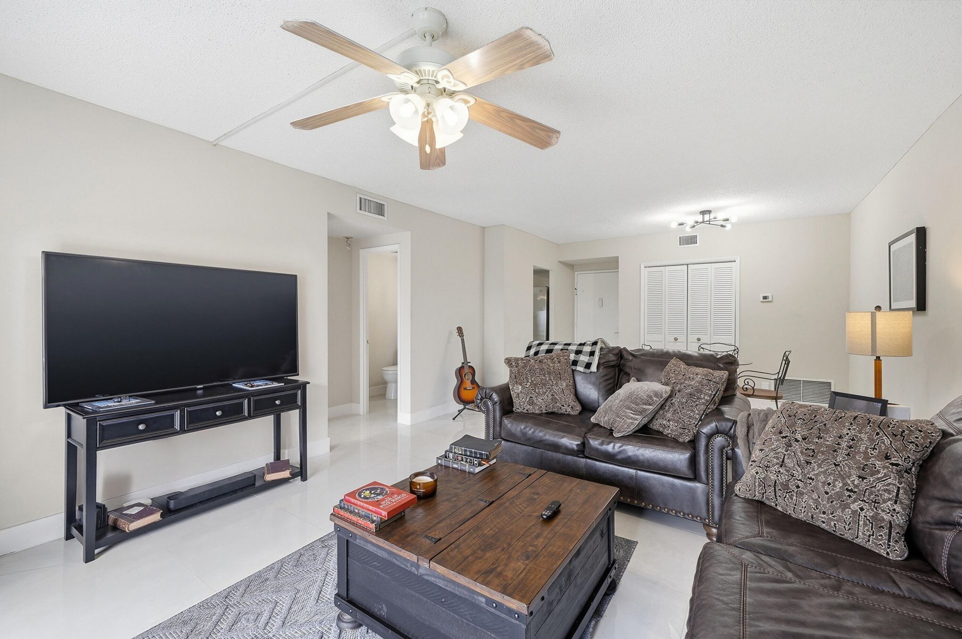 3800 Hillcrest Drive, Unit 310, Hollywood, FL 33021 Photo