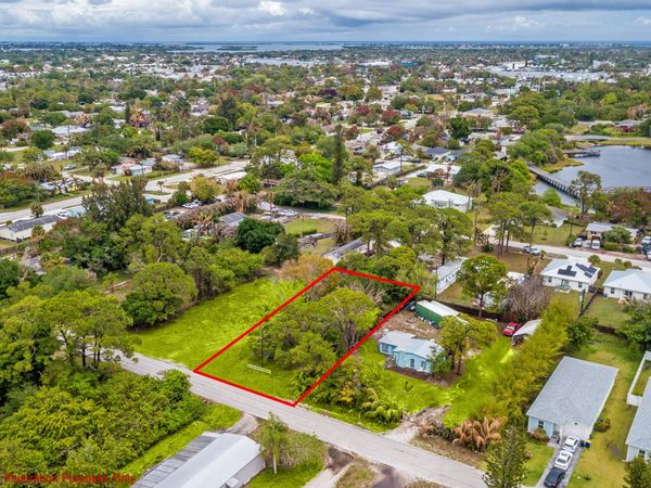 5167 SE Isabelita Avenue SE, Stuart, FL 34997