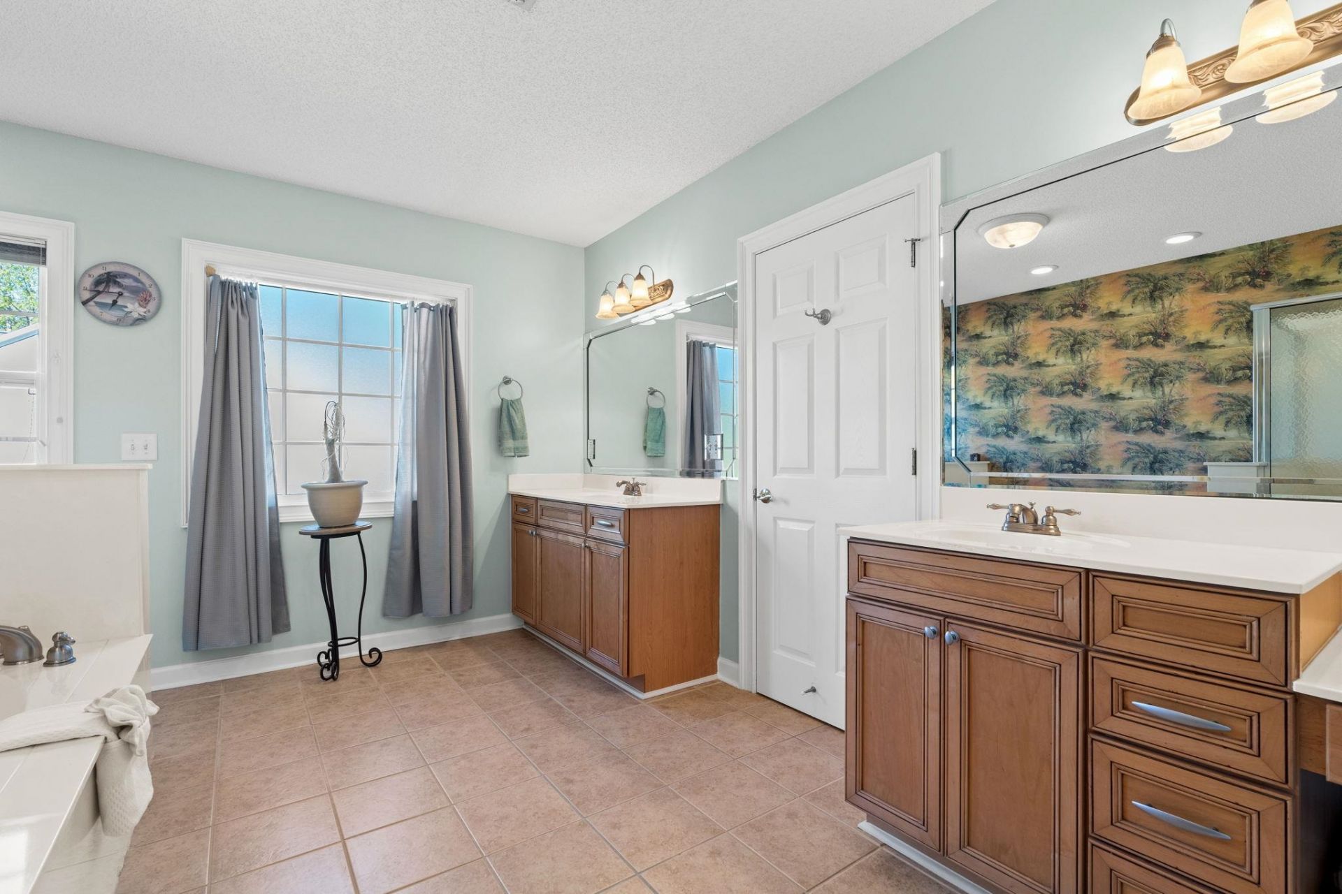 2570 Lake Vista Dr.  Photo 27