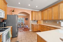 2570 Lake Vista Dr.  photo 4