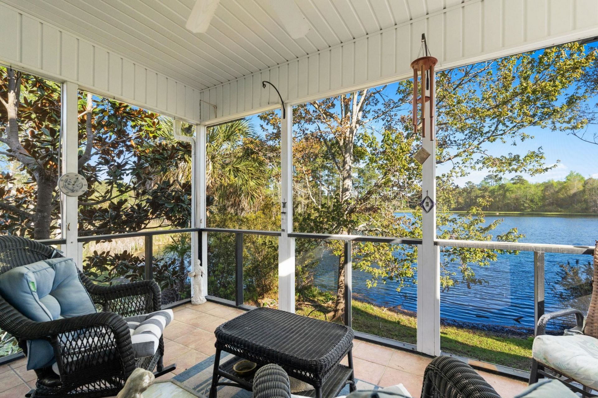 2570 Lake Vista Dr.  Photo 35