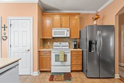 2570 Lake Vista Dr.  photo 4