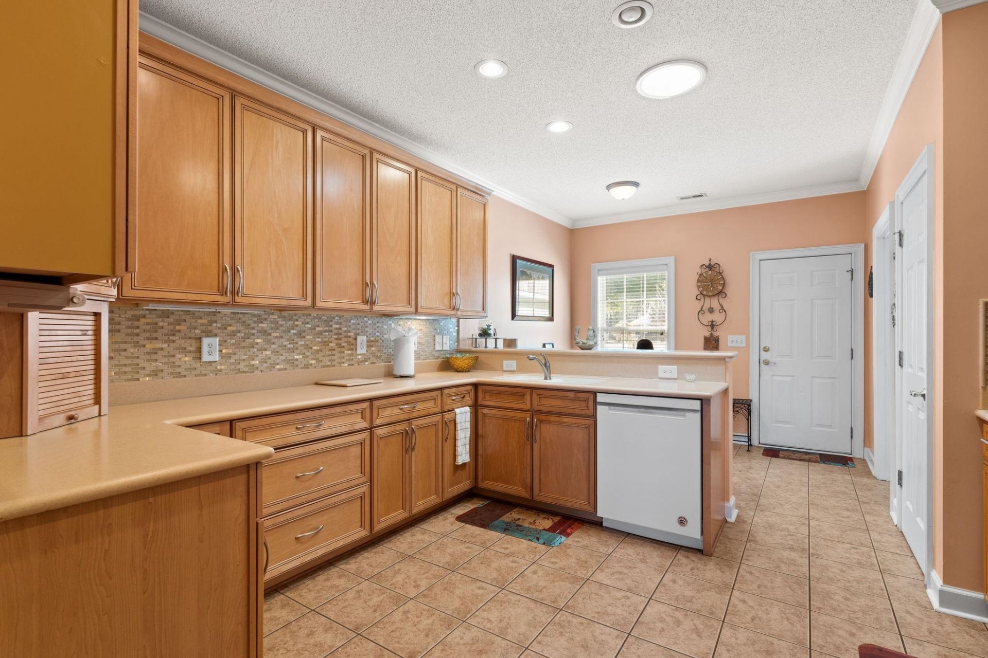 2570 Lake Vista Dr.  Photo 5