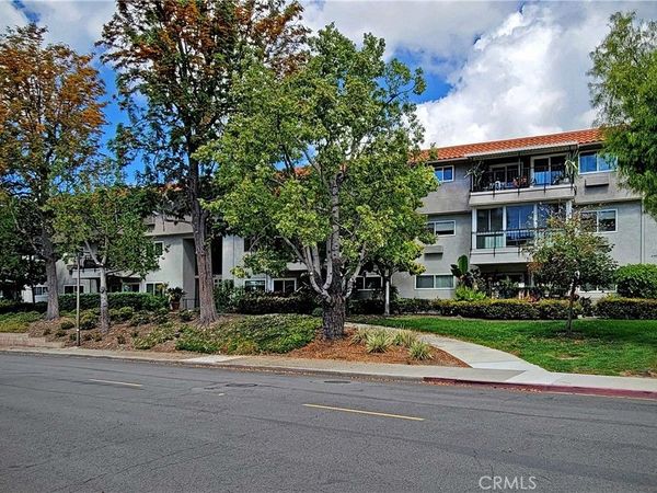 2369 Via Mariposa E., Unit 1-D, Laguna Woods, CA 92637