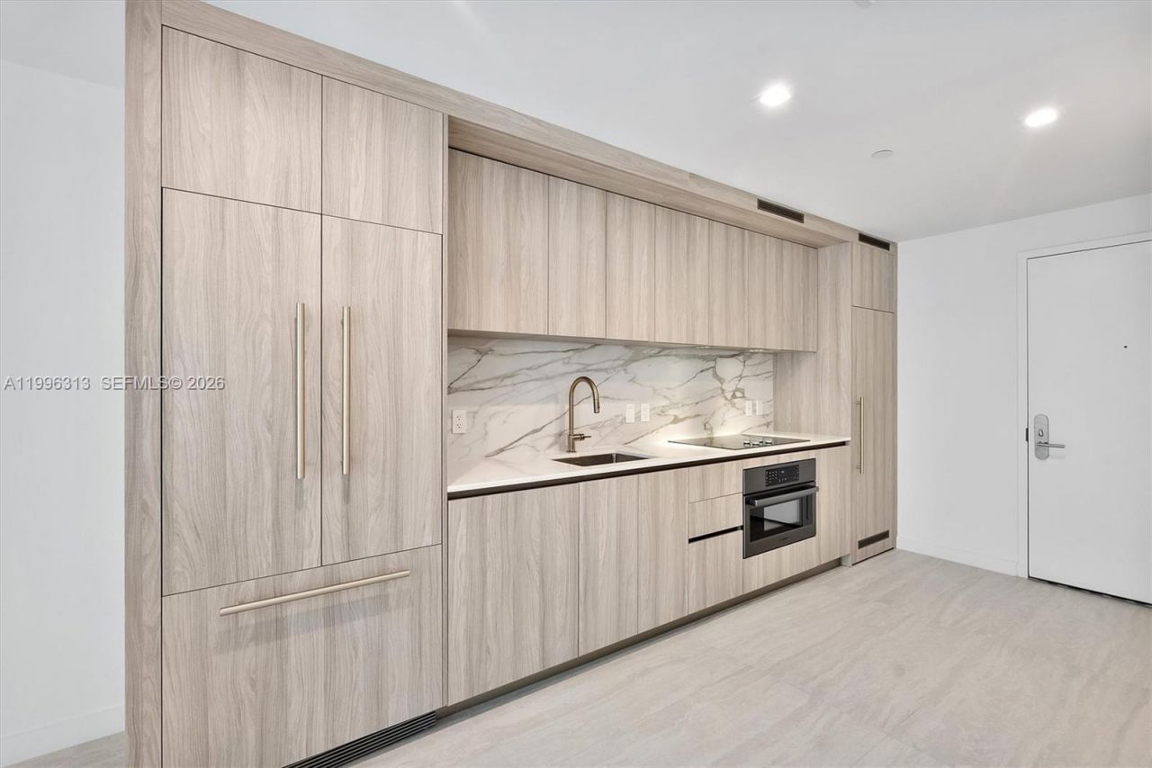 77 SE 5th Street, Unit 4206, Miami, FL 33131 Photo