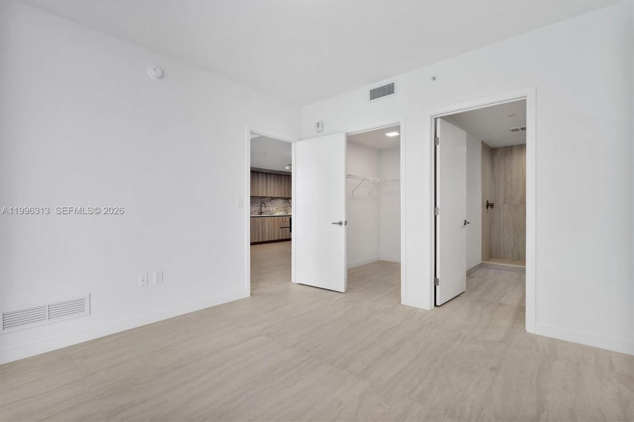 77 SE 5th Street, Unit 4206, Miami, FL 33131 Photo