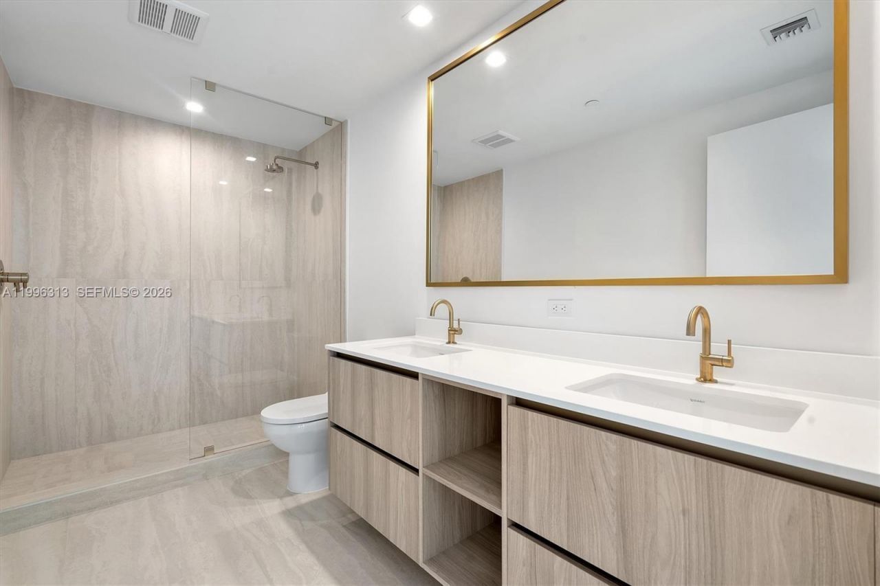 77 SE 5th Street, Unit 4206, Miami, FL 33131 Photo