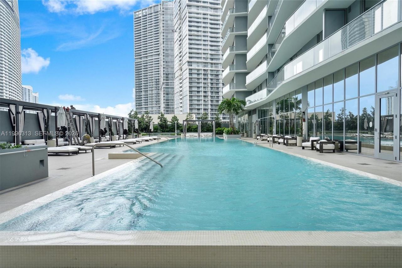 77 SE 5th Street, Unit 4206, Miami, FL 33131 Photo