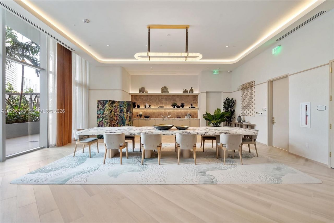 77 SE 5th Street, Unit 4206, Miami, FL 33131 Photo