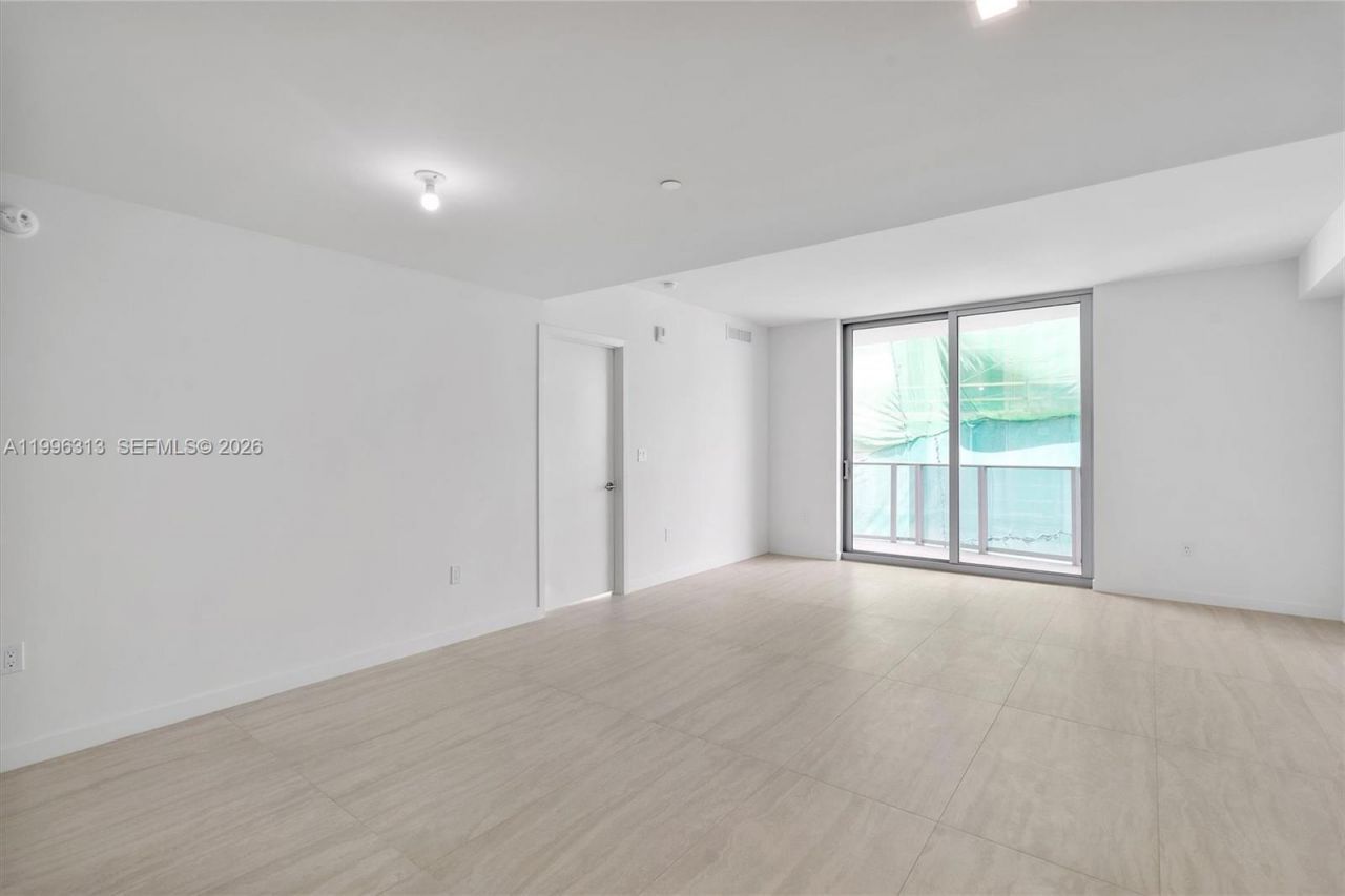 77 SE 5th Street, Unit 4206, Miami, FL 33131 Photo