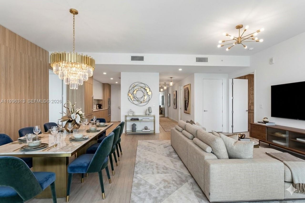 77 SE 5th Street, Unit 4206, Miami, FL 33131 Photo