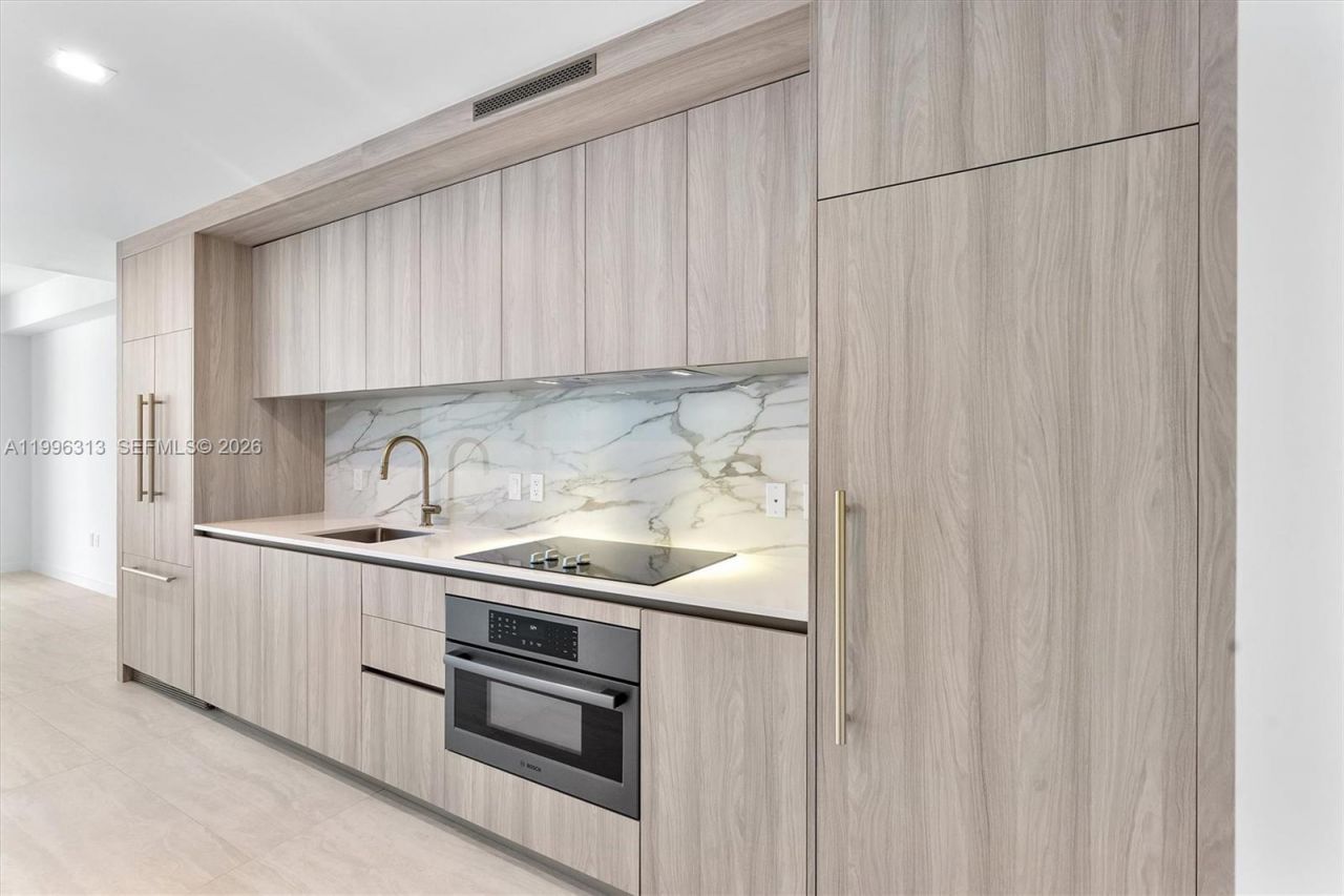 77 SE 5th Street, Unit 4206, Miami, FL 33131 Photo