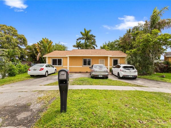 7690 SW 7th Ct , North Lauderdale, FL 33068