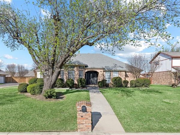 502 Crestview Drive, Grapevine, TX 76051