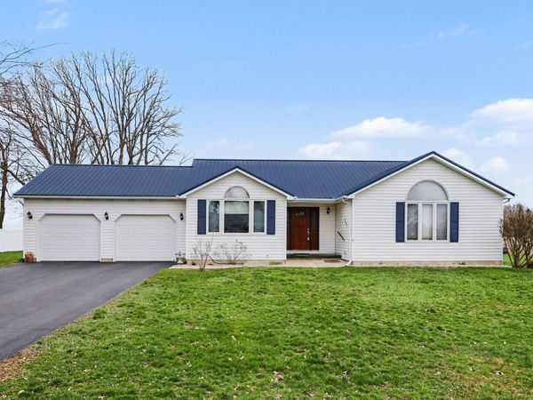 665 S E Avenue, Athens, MI 49011